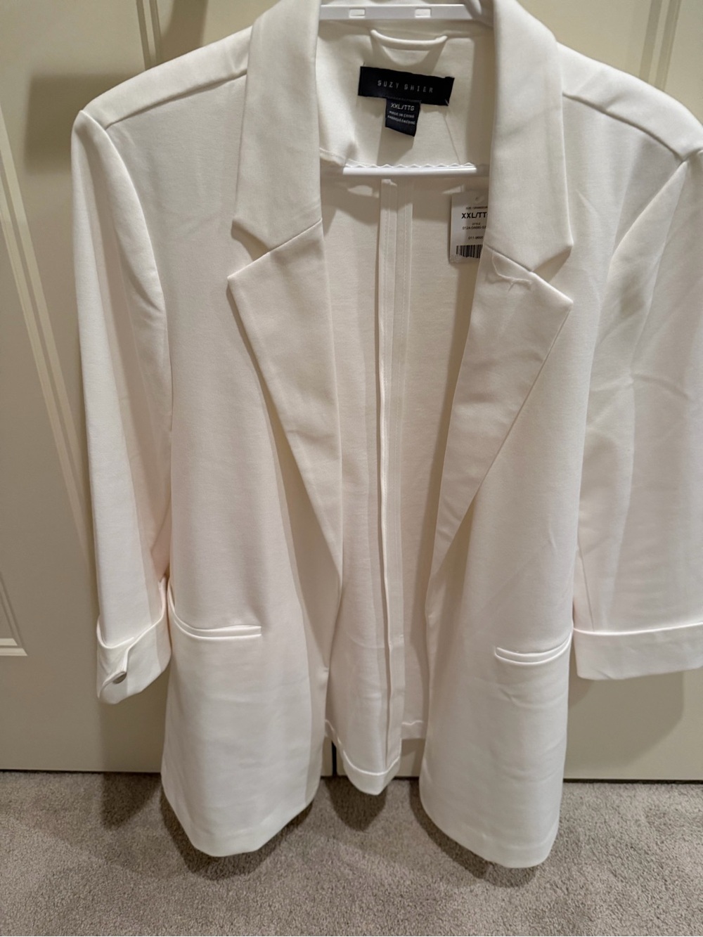White Blazer women's / suit jacket with lapels BNWT - Picture 2 of 5